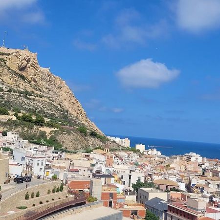 Corazón de Alicante con vistas al mar y al castillo Exterior foto